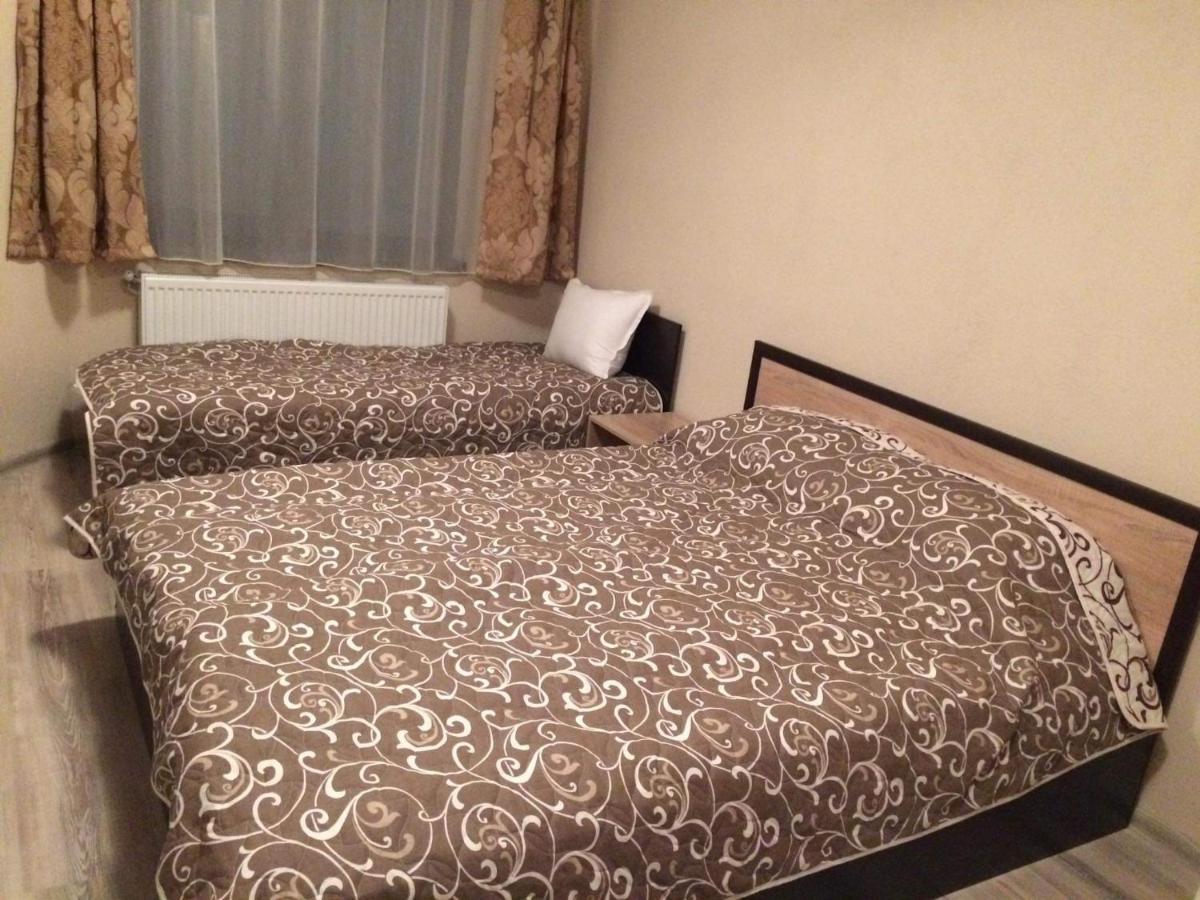 Къща за Гости Адвел Маджаре Екстериор снимка